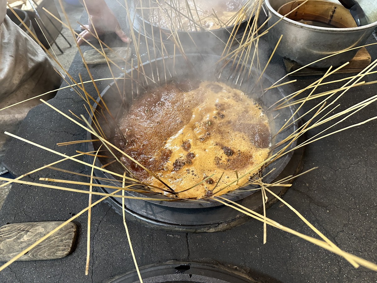 煮立ち具合で味を調整する